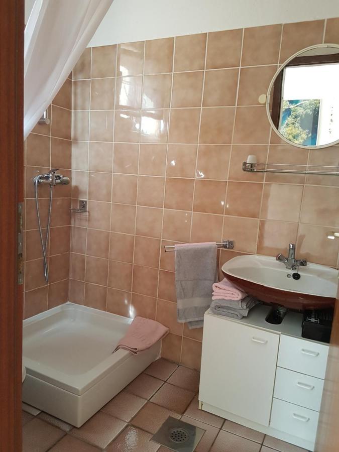 Apartment Ute Mali Lošinj Eksteriør bilde